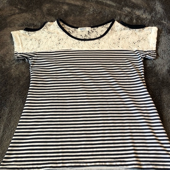 miniMOCA Other - Cute💙tee shirt